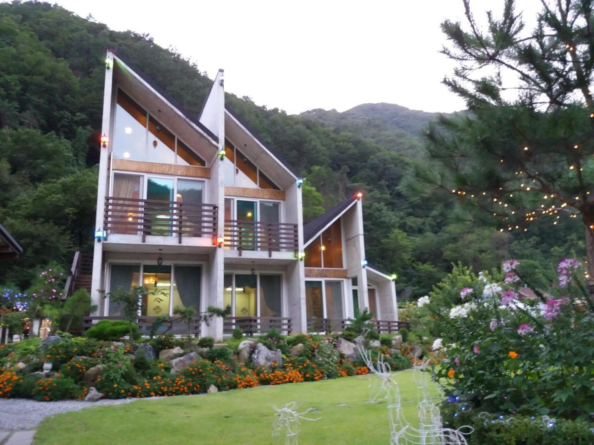 Moon On The Cloud Yeongwol Exterior foto