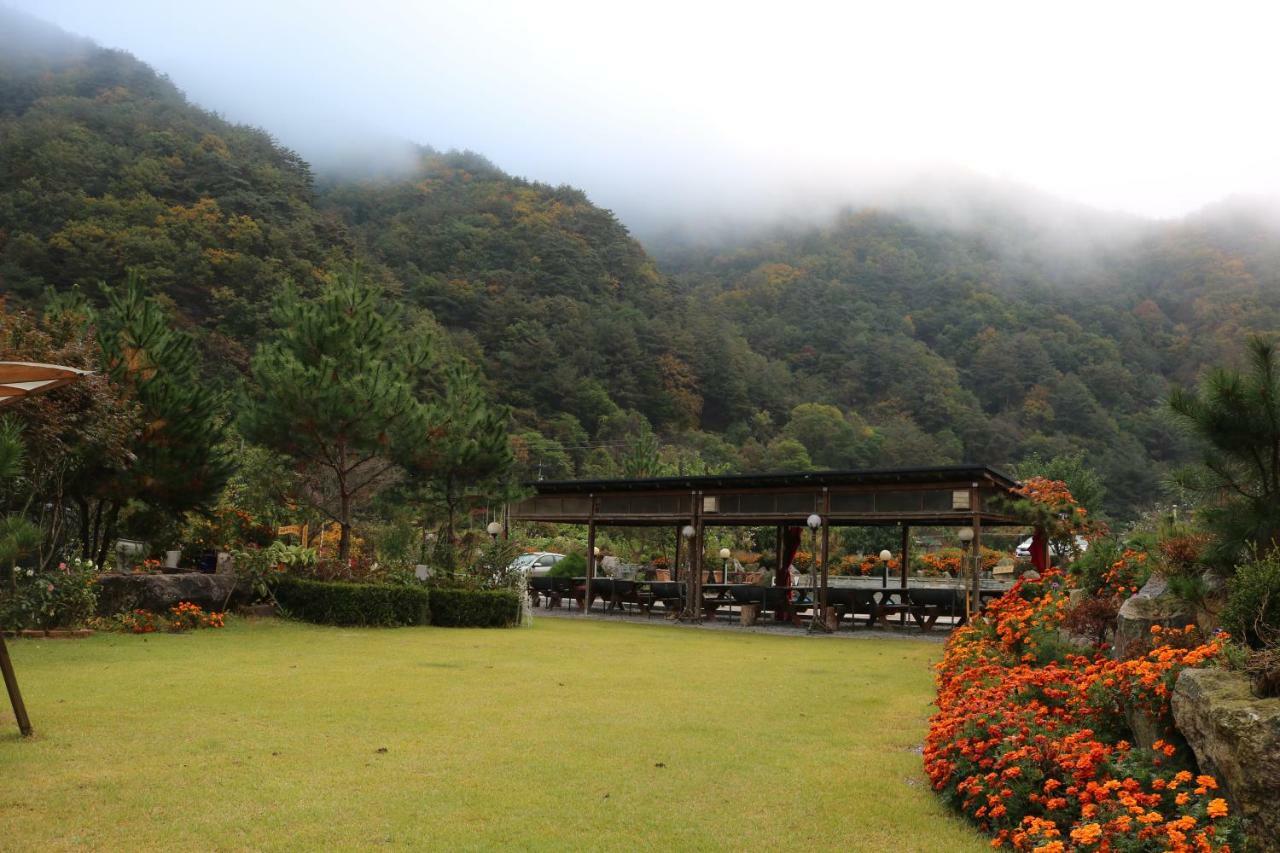 Moon On The Cloud Yeongwol Exterior foto
