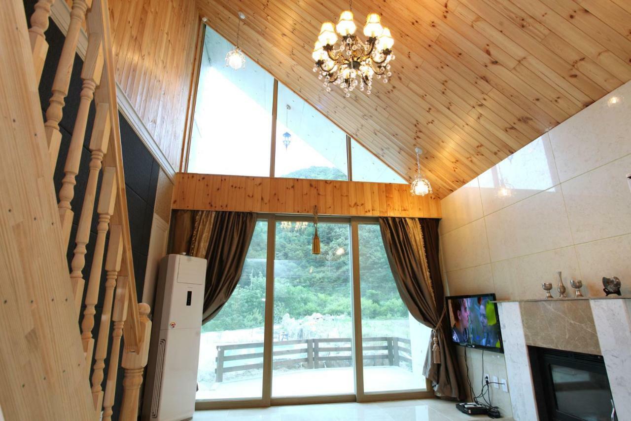 Moon On The Cloud Yeongwol Exterior foto